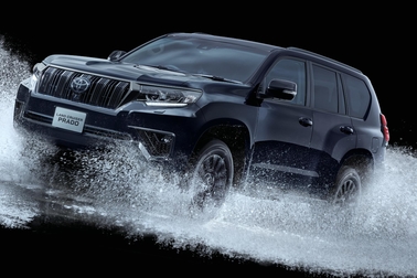 特別仕様車TX“Lパッケージ・Black Edition”(2.8Lディーゼル車7人乗り)