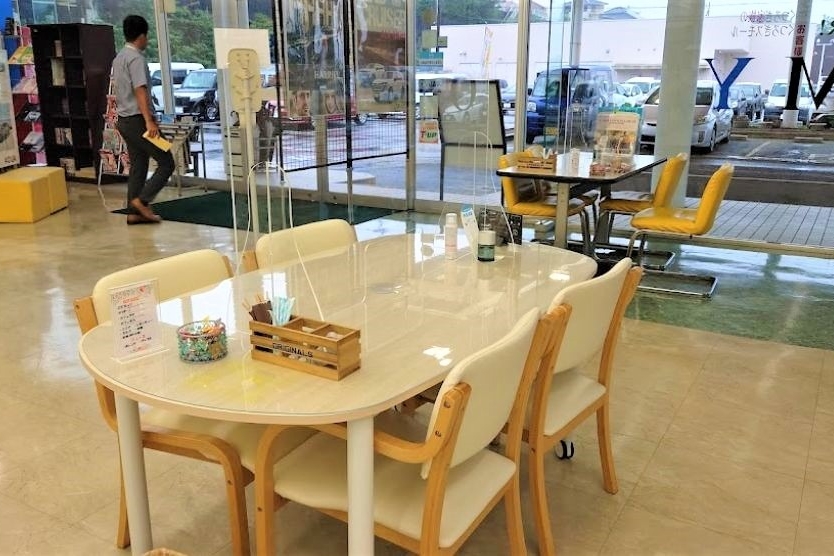 C日向店内1