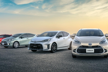 左から順にX(2WD)