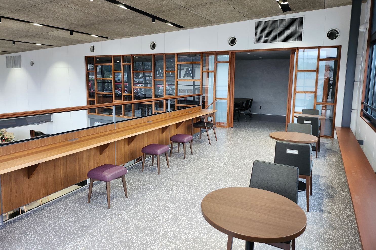 串間店ショールーム3