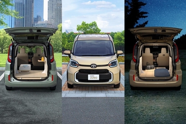 シエンタ “JUNO”（2人乗り・ベース車両はZ ハイブリッド・2WD）