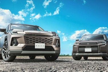 （左）：Z（ハイブリッド）