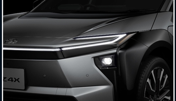 LEDヘッドランプ（オートレベリング機能付）＋LEDクリアランスランプ＋LEDフロントターンランプ＋ヘッドランプクリーナー