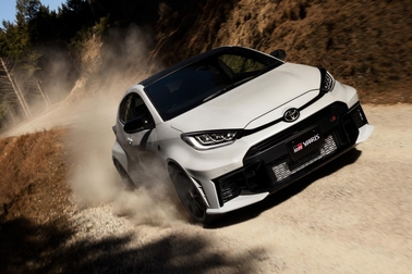 RZ“High performance”［GR-DAT（8AT・4WD）］